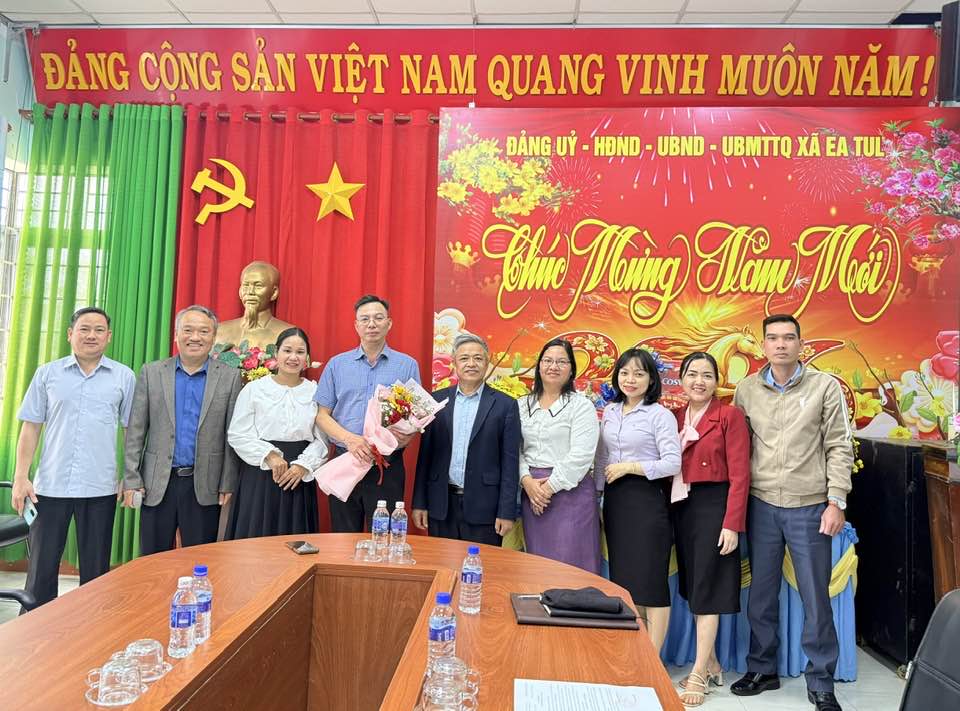 Công bố Quyết định thành lập Trung tâm Cung ứng dịch vụ sự nghiệp công xã Ea Tul và Quyết định bổ nhiệm Giám đốc Trung tâm