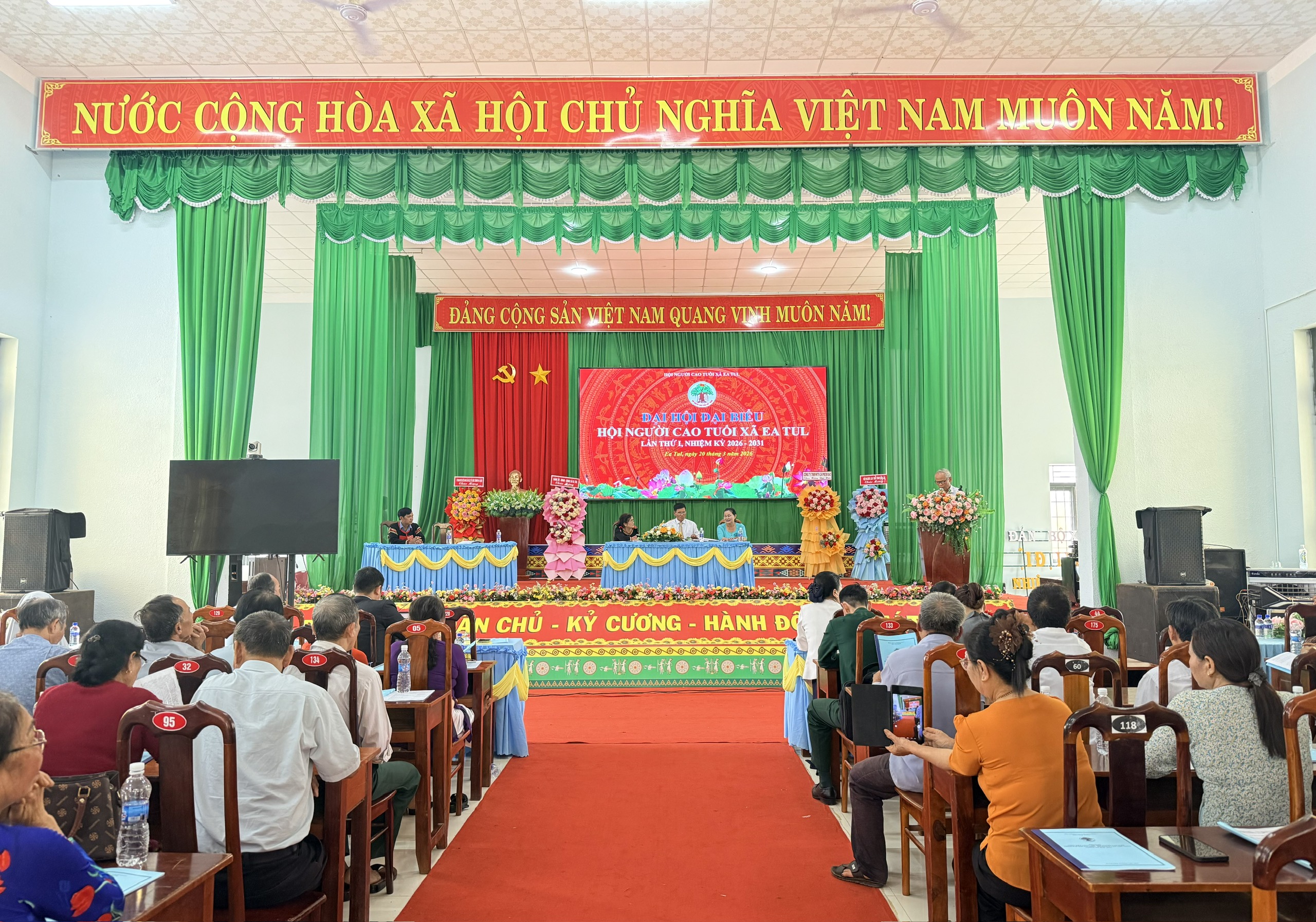 z7648194113494_fb69226daa1a3f151008335c253ad38b