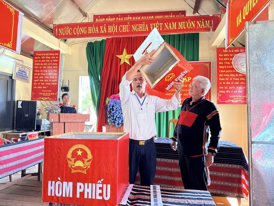 Xã Ea Tul diễn tập công tác bầu cử tại Tổ bầu cử số 3, buôn Sah A