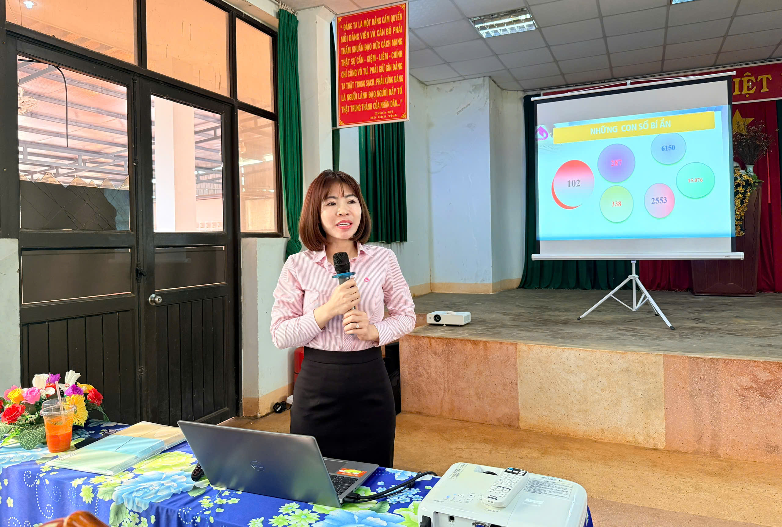 Tập huấn bồi dưỡng kiến thức và kỹ năng cho tổ trưởng Tổ tiết kiệm và vay vốn tại xã Ea Tul