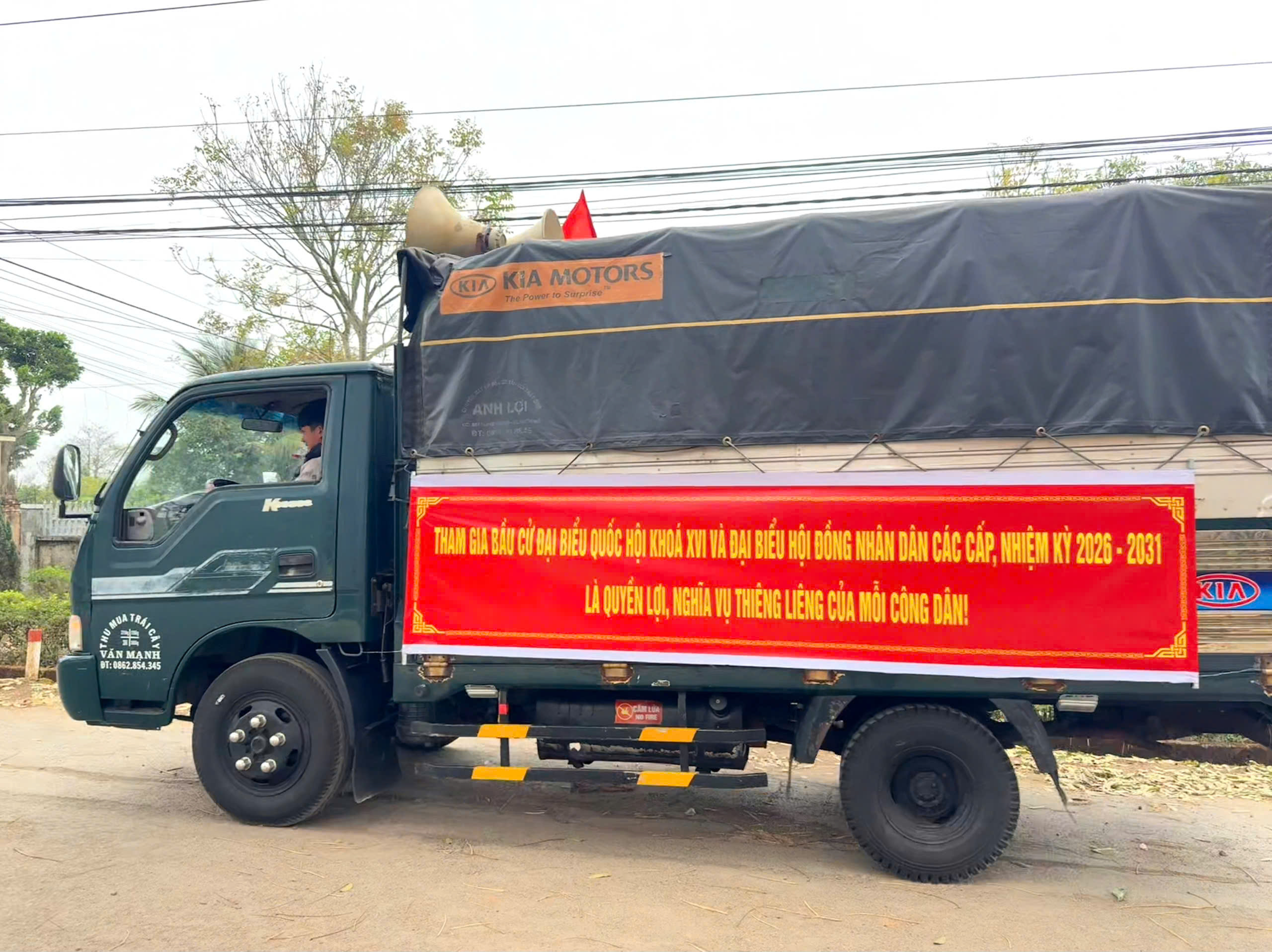 z7611705047067_728a0bbdd14d404ba5ee3d018d1fe0e3