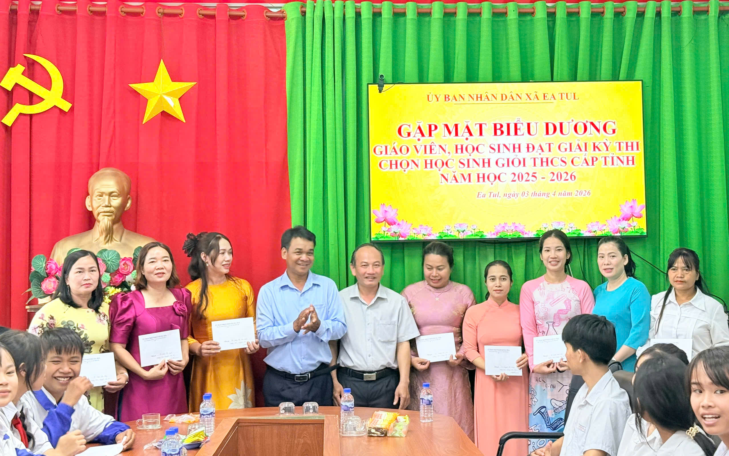 z7686122050700-905d5b37f44d3eb578bece0c14520857